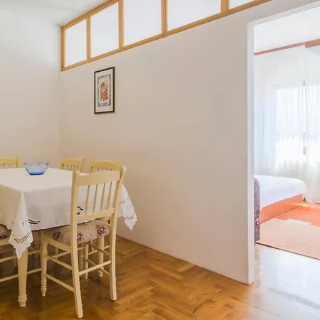 Fuer 4 Personen 1 Kind Ca 45 M In Pula, Istrien Und Umgebung Apartment *